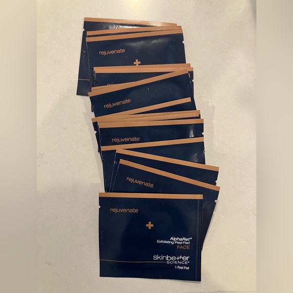 Skinbetter Science AlphaRet Exfoliating Peel Pads Set of 17 - Picture 3 of 8